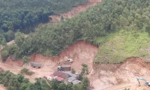 Vụ khai thác đất trái phép trên địa bàn huyện Thanh Sơn (Phú Thọ): Xử phạt hai hộ dân vi phạm!