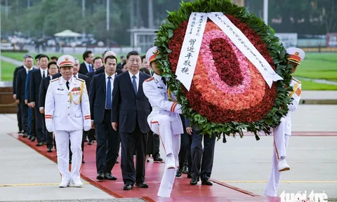 Tổng bí thư, Chủ tịch Trung Quốc Tập Cận Bình vào lăng viếng Chủ tịch Hồ Chí Minh