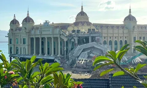 Công trình xây dựng ở Cảng Nha Trang bất ngờ đổ sập