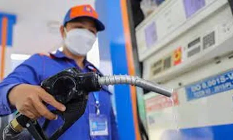 Giá xăng dầu hôm nay 19/6: Lao dốc tuần đầu tiên do lo ngại lạm phát