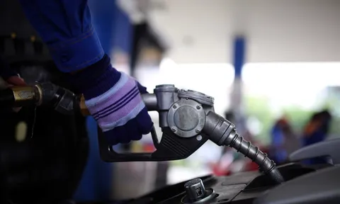 Giá xăng dầu hôm nay 28/6: Cập nhật giá xăng dầu trong nước, quốc tế
