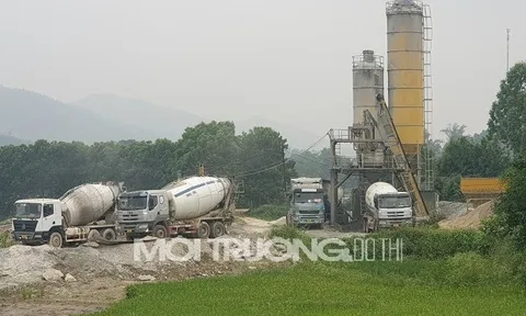 Thanh Sơn- Phú Thọ : Trạm trộn bê tông không phép, gây ô nhiễm môi trường