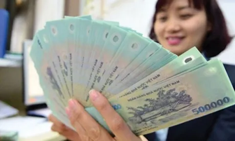 Thưởng Tết triệu người mơ và nỗi khổ của dân ngân hàng