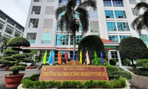 Thấy gì từ việc mua sắm trang thiết bị của Trường Đại học Công nghiệp Tp.HCM?