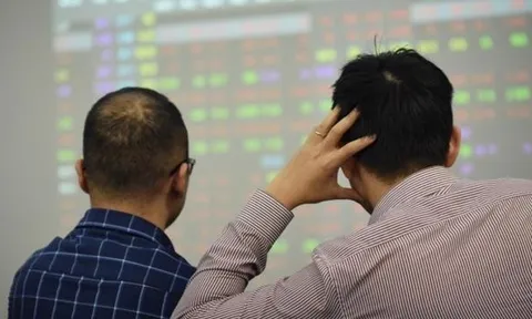 Chứng khoán phiên chiều 25/7: Lại là tâm lý bán tháo, VN-Index "suýt" rớt thảm